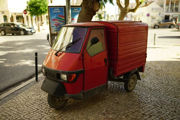 Setubal Portugalsko Července 2021 Červený Ročník Piaggio Ape Vozidlo Ulicích — Stock fotografie