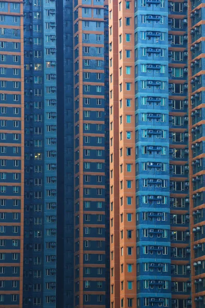 Çin Deki Hong Kong Şehrinin Renkli Güzel Gökdelenlerinin Dikey Hali — Stok fotoğraf