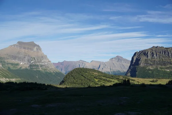 Eine Schöne Aufnahme Der Felsigen Berge Glacier National Park — Stockfoto