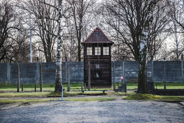 Recinzione Cancelli Del Campo Concentramento Auschwitz — Foto Stock