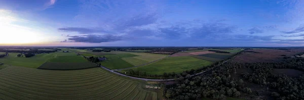 Antena 180 Stopni Panorama Holenderskiego Krajobrazu Rolniczego Kolorowym Zachodem Słońca — Zdjęcie stockowe