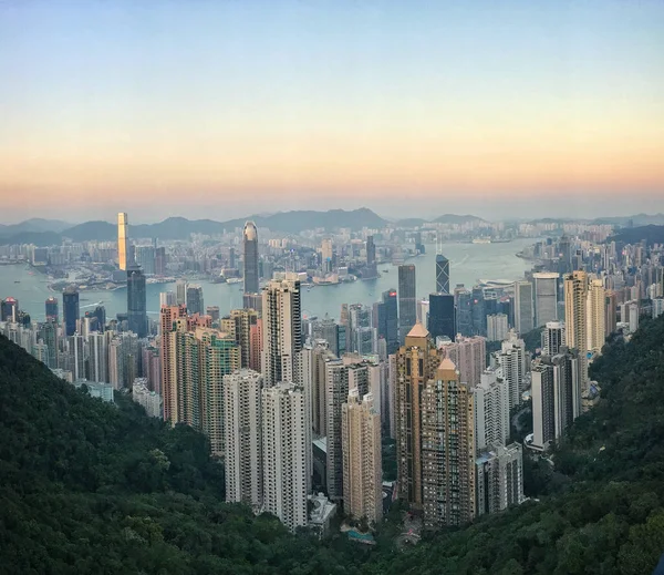 Paisaje Urbano Rascacielos Ciudad Hong Kong Durante Una Hermosa Puesta —  Fotos de Stock