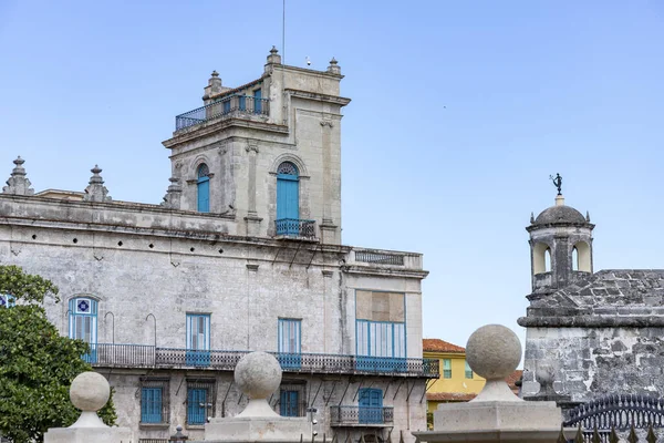 Közelkép Egy Történelmi Épületről Plaza Armas Téren Havannában Kubában — Stock Fotó