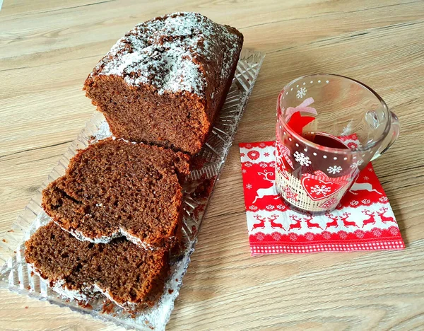 Una Pagnotta Torta Cioccolato Con Tavolo Legno — Foto Stock