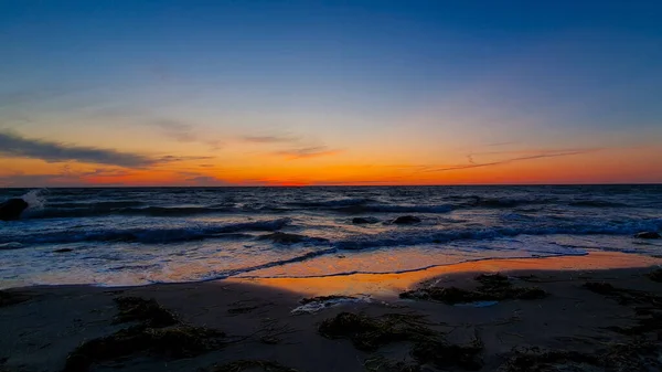 Táj Strand Körül Tenger Alatt Egy Gyönyörű Napfelkelte Reggel — Stock Fotó