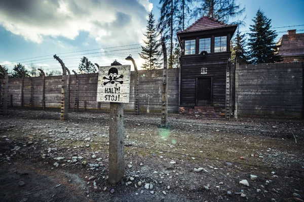 Recinzione Cancelli Del Campo Concentramento Auschwitz — Foto Stock