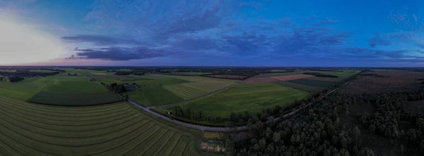 Niebieska Godzina Antena 180 Stopni Panorama Holenderskiego Krajobrazu Rolniczego Kolorowym — Zdjęcie stockowe