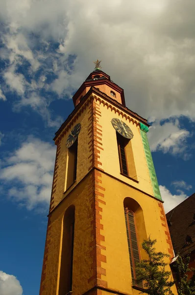 Turm Der Katharinenkirche Der Hauptwache Frankfurt Vor Einem Blauen Bewölkten — Stockfoto