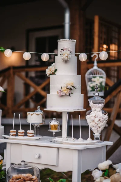 Een Hoek Met Gebak Desserts Voor Huwelijksceremonie — Stockfoto