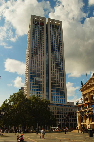 Frankfurt Germany Aug 2021 Opernturm Frankfurt Alte Oper Right European — Stock Photo, Image