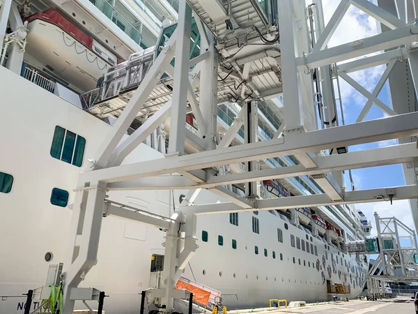 美国密西西比 2021年8月11日 位于佛罗里达州迈阿密的挪威游轮码头 — 图库照片