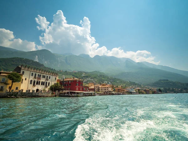 Deixando Costa Italiana Malcesine East Lake — Fotografia de Stock