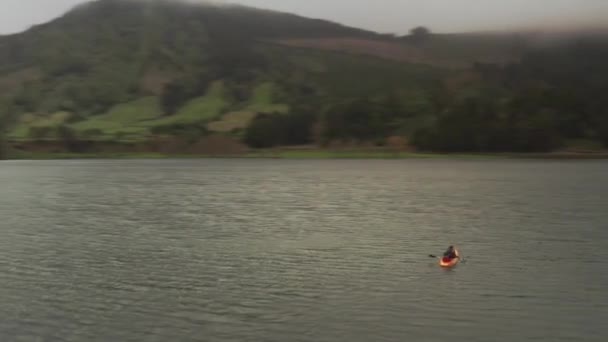 Aerial Footage Tourists Canoes Floating Lake — Stock Video