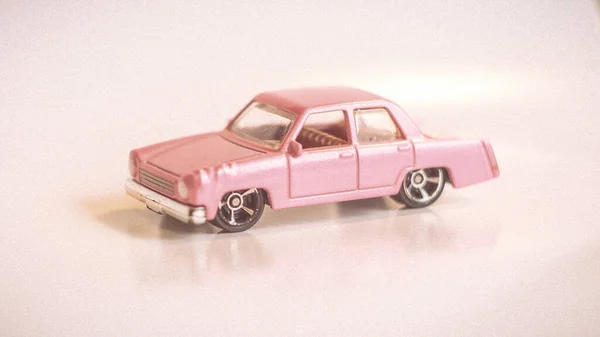 Ένα Κοντινό Πλάνο Από Ένα Ροζ Αυτοκινητάκι — Φωτογραφία Αρχείου