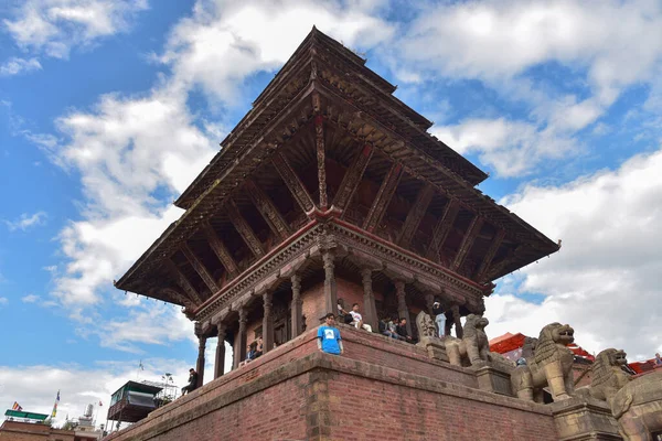 Bhaktapur Nepal Junio 2017 Una Vista Cerca Del Templo Pisos —  Fotos de Stock