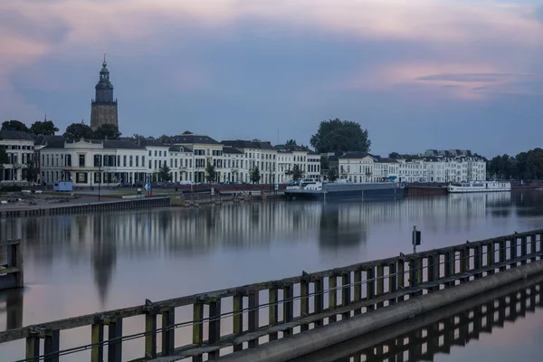 Blue Hour Countenance Cityscape Zutphen Holanda Com Grande Nuvem Chuva — Fotografia de Stock