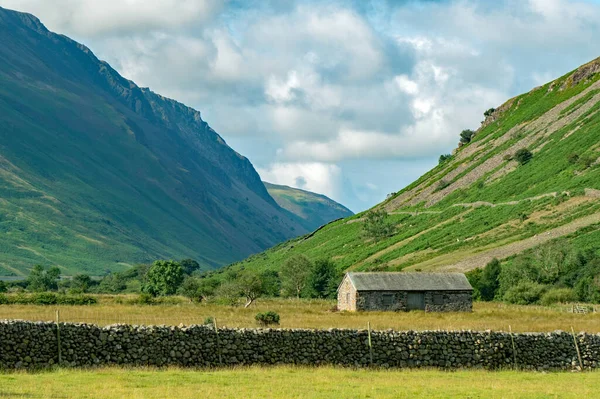 Uma Vista Panorâmica Wasdale Lake District Com Uma Parede Pedra — Fotografia de Stock