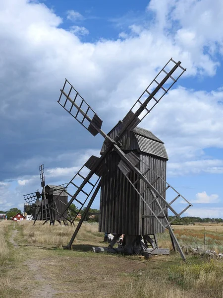 Vertikal Bild Träkvarn Ett Landskap Öland — Stockfoto