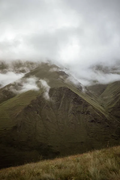 Eine Schöne Aufnahme Der Grünen Berge Erholungsgebiet Gudauri Gudauri Georgien — Stockfoto