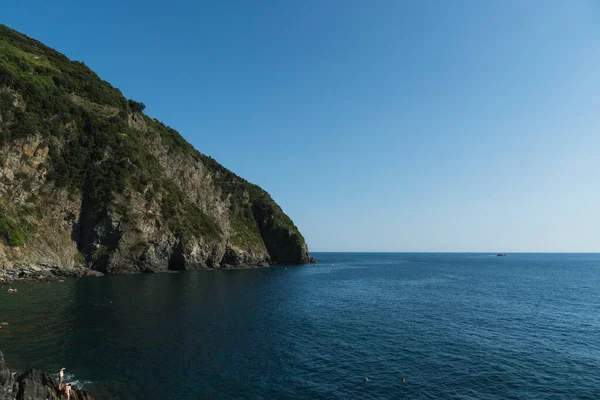 Primer Plano Del Mar Cinque Terre Italia Bajo Cielo Brillante — Foto de Stock