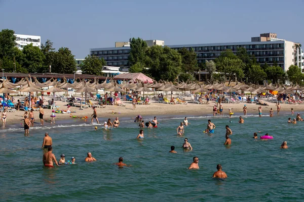 Сатур Румыния Августа 2021 Года Туристы Черном Море Пляже Солнечный — стоковое фото