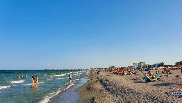 Mamaia Rumänien Juli 2021 Eine Gruppe Von Menschen Einem Strand — Stockfoto