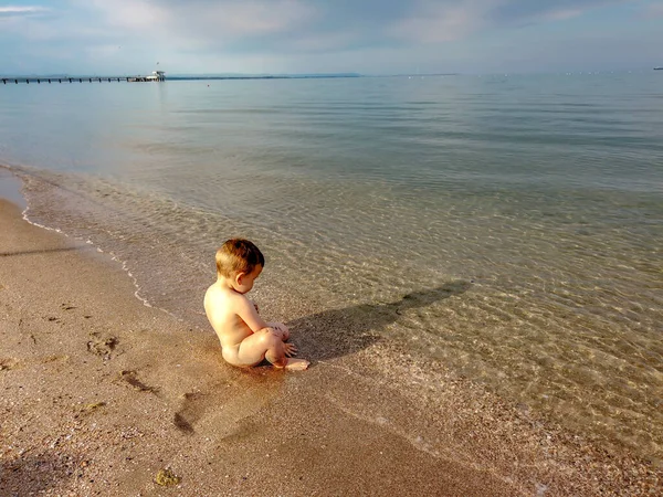 Бургас Бульгария Июня 2021 Года Милый Мальчик Играет Пляже Болгарии — стоковое фото