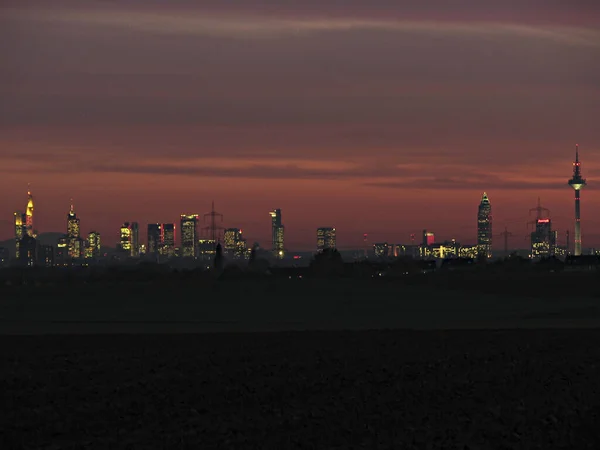 Kuslig Stadsbild Vid Solnedgången Med Färgglad Himmel — Stockfoto