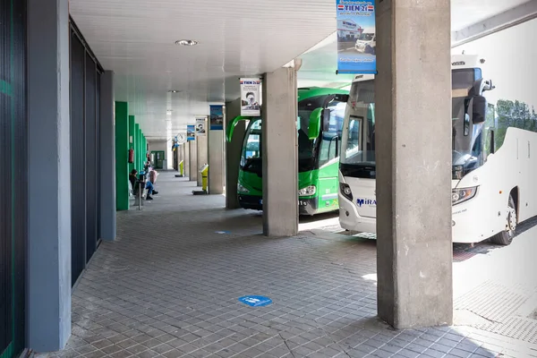 Plasencia Spanien April 2021 Gang Und Bahnsteig Des Busbahnhofs Von — Stockfoto