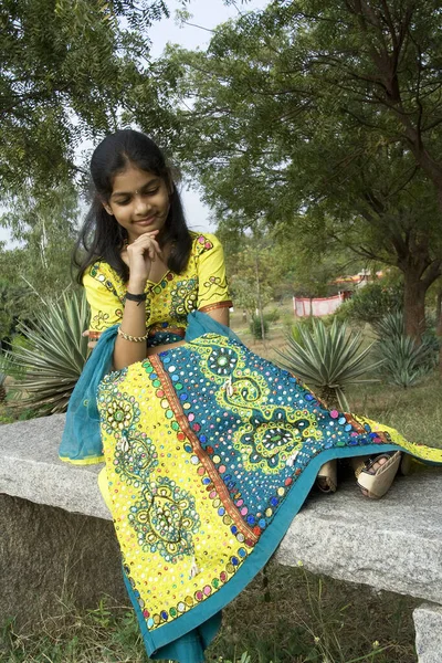 Hampi India Lug 2012 Una Ragazza Indiana Gonna Lunga Squisitamente — Foto Stock