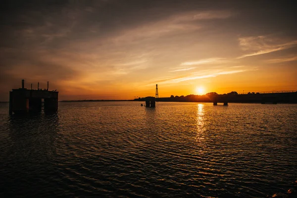 Una Hermosa Vista Del Mar Tranquilo Brillando Bajo Los Rayos —  Fotos de Stock