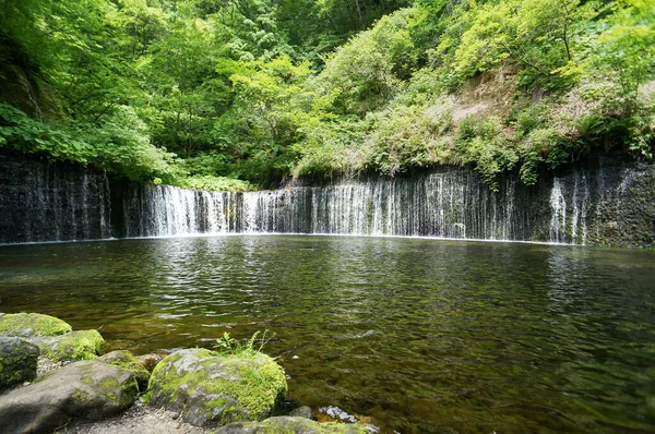 Close Karuizawa Shiraito Falls Japão Entre Belas Árvores Verdes Claras — Fotografia de Stock