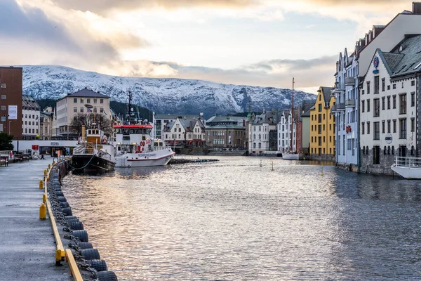 Вид Город Алезунд Норвегия Холодный День — стоковое фото