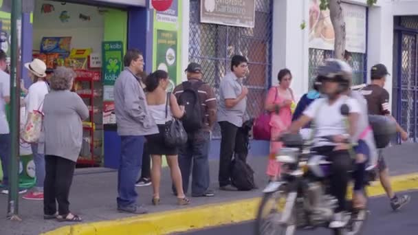 Riprese Urbane Persone Sulla Strada Della Città — Video Stock