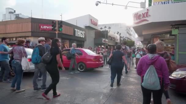 Riprese Urbane Persone Sulla Strada Della Città — Video Stock