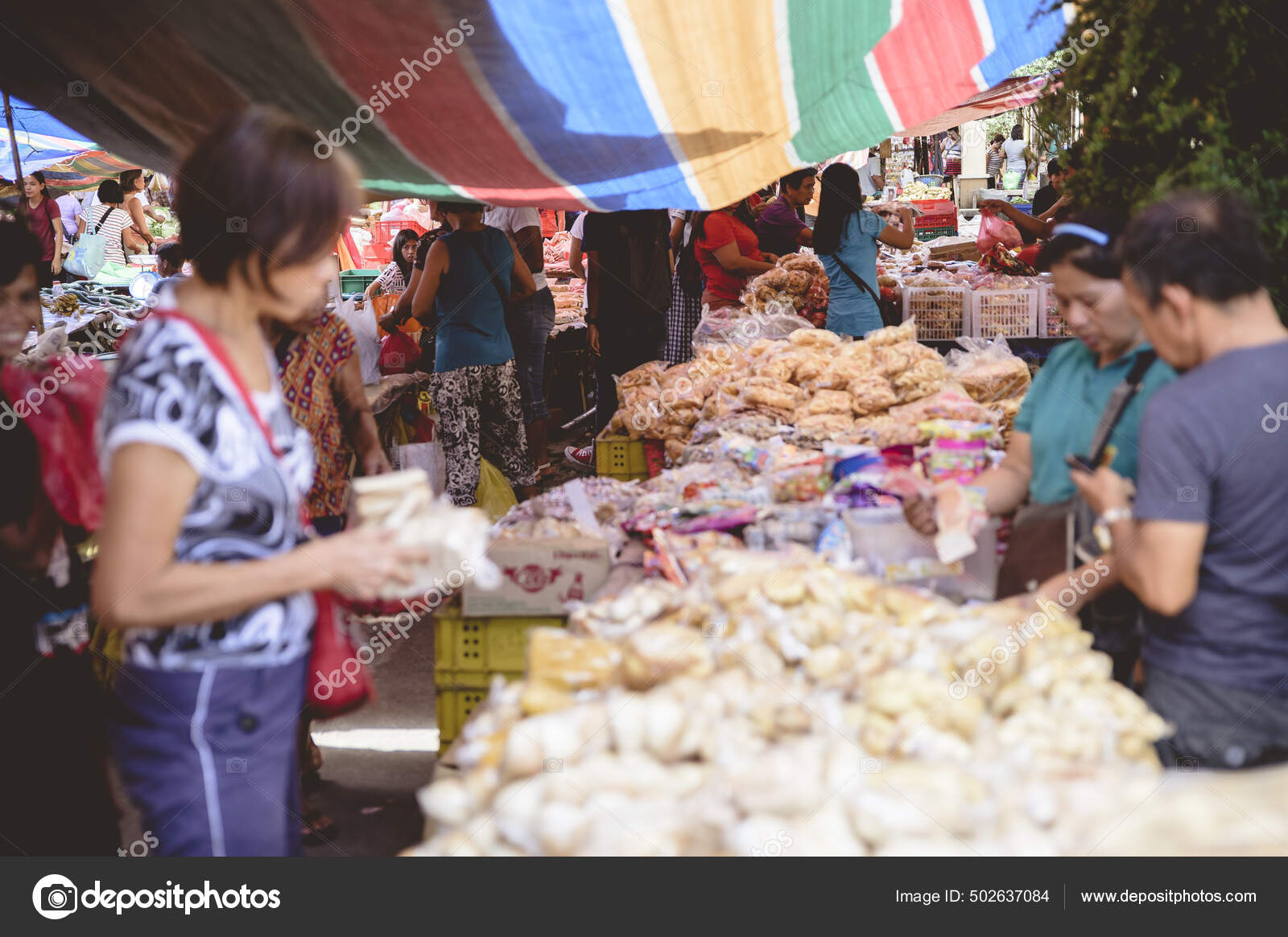 Bacolod Philippines Feb 2019 Filipino Native Marketplace Local People  Buying — Stock Editorial Photo © Wirestock #502637084