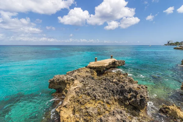 从岩石海岸眺望大海 Cozumel Quintana Roo 墨西哥 — 图库照片