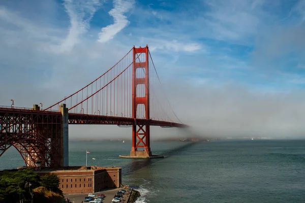 Most Golden Gate Jest Mostem Wiszącym Przy Wejściu Zatoki San — Zdjęcie stockowe