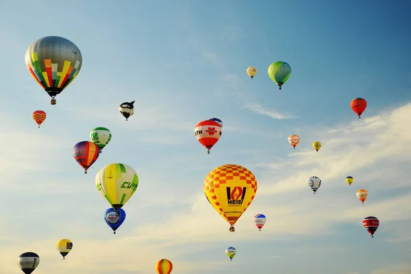 Foehren Niemcy Sierpnia 2015 Kolorowe Balony Niebie Podczas Festiwalu Balonów — Zdjęcie stockowe