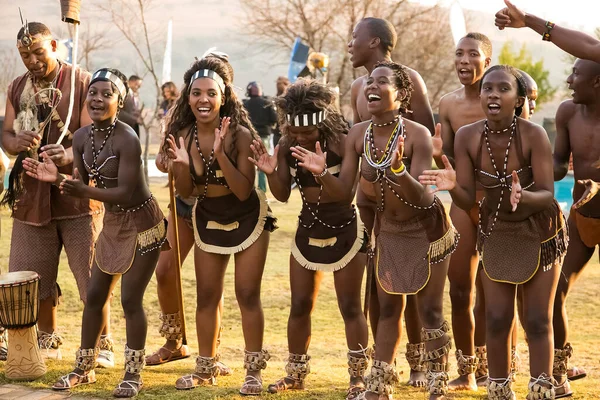 Annesburg Jižní Afrika Srpna 2021 Tradiční Afričtí Tanečníci Vystupující Kmenových — Stock fotografie