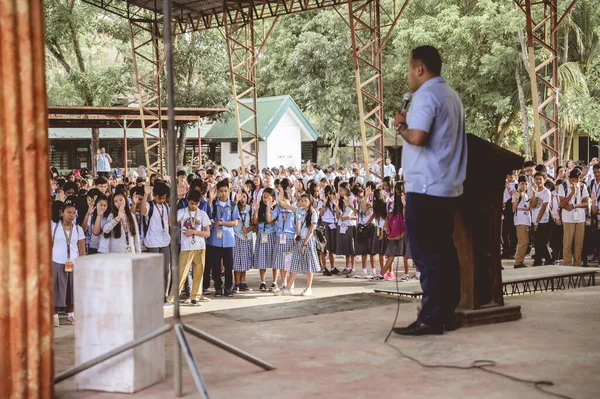 Bacolod Philippines Mar 2019 Grupa Filipińskich Licealistów Zbiera Się Przemówieniu — Zdjęcie stockowe