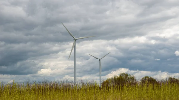 Větrná Energie Dnes Důležitým Přínosem Pro Naše Životní Prostředí — Stock fotografie