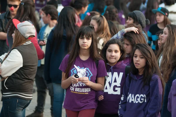 Buenos Aires Argentina Jul 2013 Justin Bieber Fans Samlas Buenos — Stockfoto