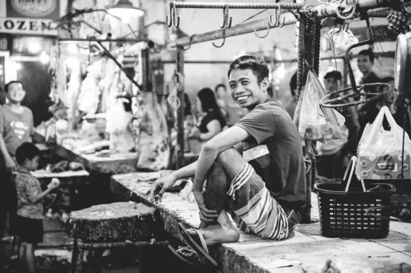 Bacolod Philippines 2019 필리핀 원주민 토요일에 사람들 식품을 구입하고 — 스톡 사진