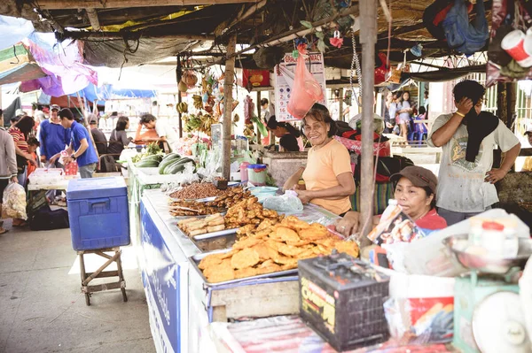 Bacolod Filipinas Febrero 2019 Mercado Nativo Filipino Con Gente Local — Foto de Stock