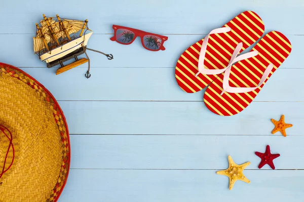 Cool View Painted Light Blue Wood Table Sunglasses Flip Flops — Stock Photo, Image