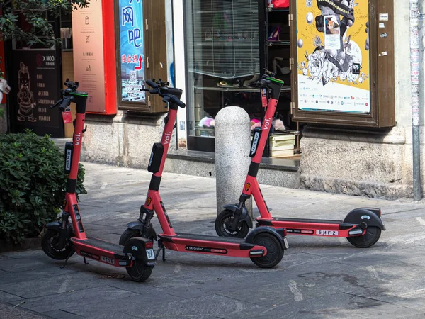 Milano Italia Ago 2021 Uno Scooter Elettrico Voi Noleggio Mobilità — Foto Stock