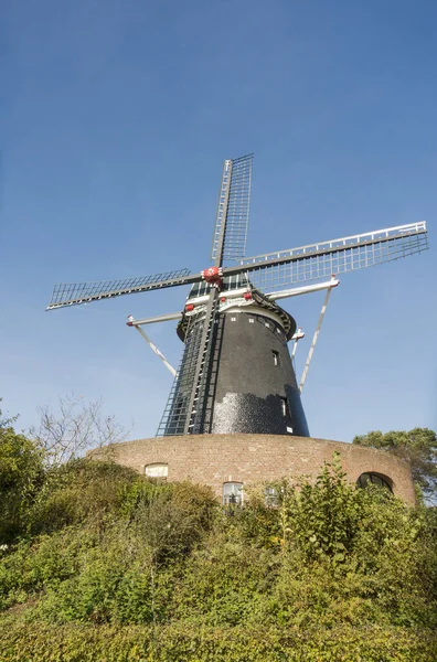 Ubachsberg Nederländerna Okt 2019 Vertikal Bild Den Monumentala Nederländska Väderkvarnen — Stockfoto