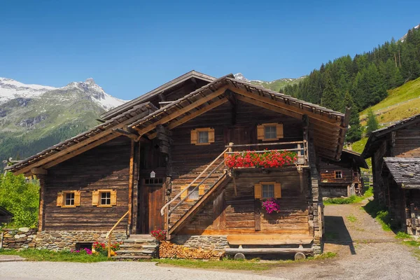 Acogedoras Cabañas Montaña Madera Tauer Matreier Tauernhaus Tirol Oriental Austria — Foto de Stock