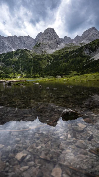 Lago Natural Seebensee Zona Montañosa Ehrwald Alemania — Foto de Stock
